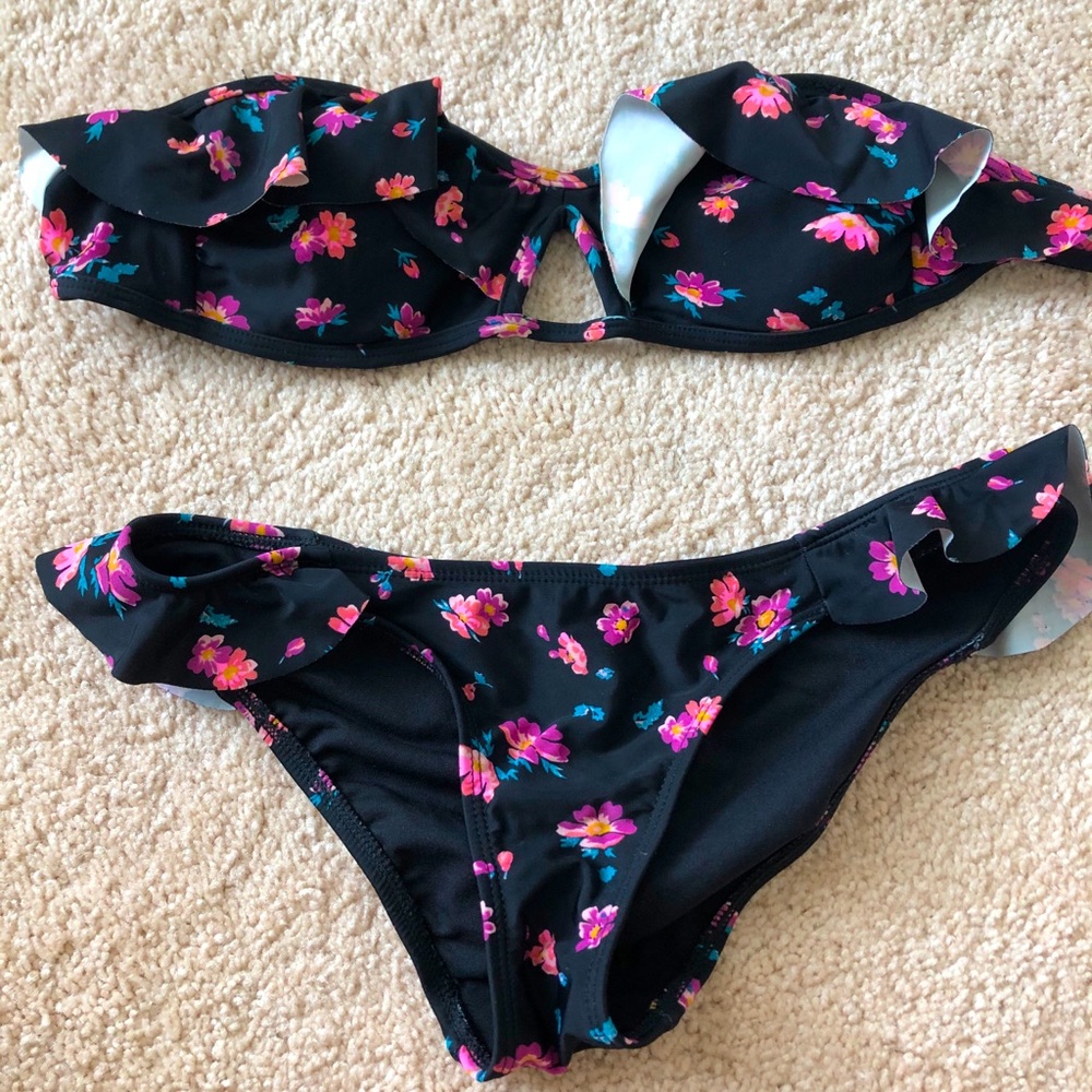 Roxy Flowered Bikini Set